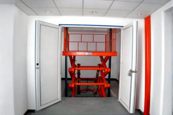 剪叉式液压货梯