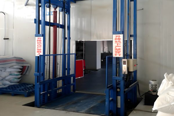 升降机结构示意图