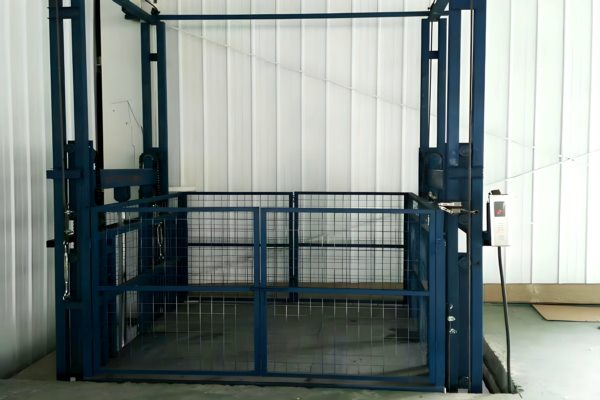 链条导轨式升降机结构图