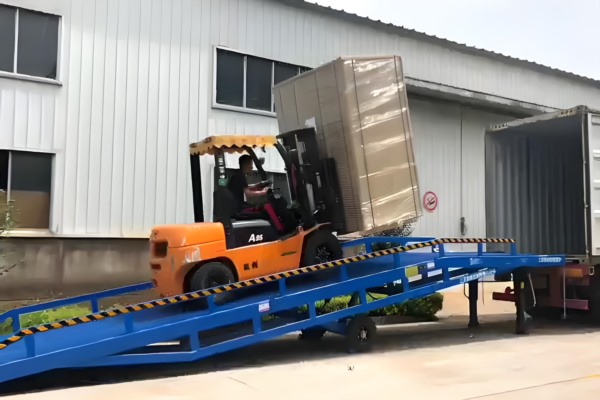 移动登车桥装车平台怎么样啊?选对一台其实能省几万